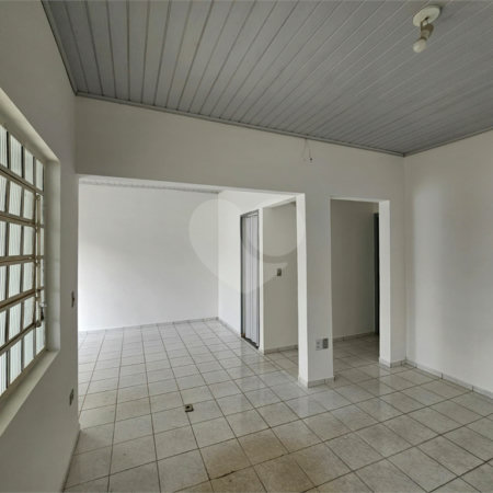 Casa à venda com 2 quartos, sendo 1 suíte, no Centro, Atibaia, SP