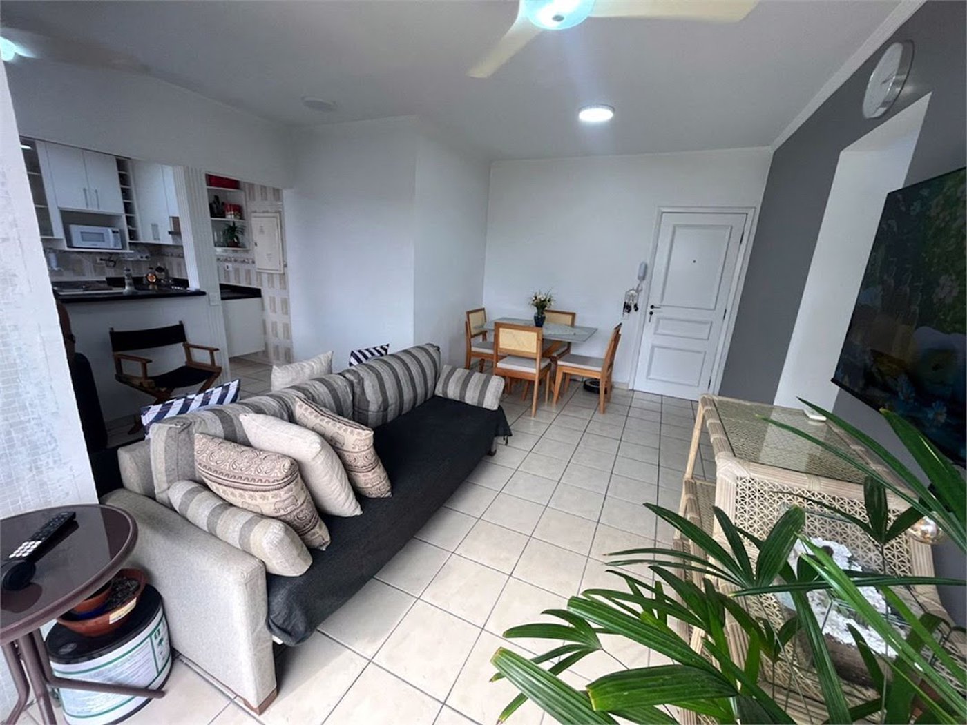 Apartamento com 2 dormitórios à venda, 64 m² por R$ 360.000,00 - Jardim Praiano - Guarujá/SP