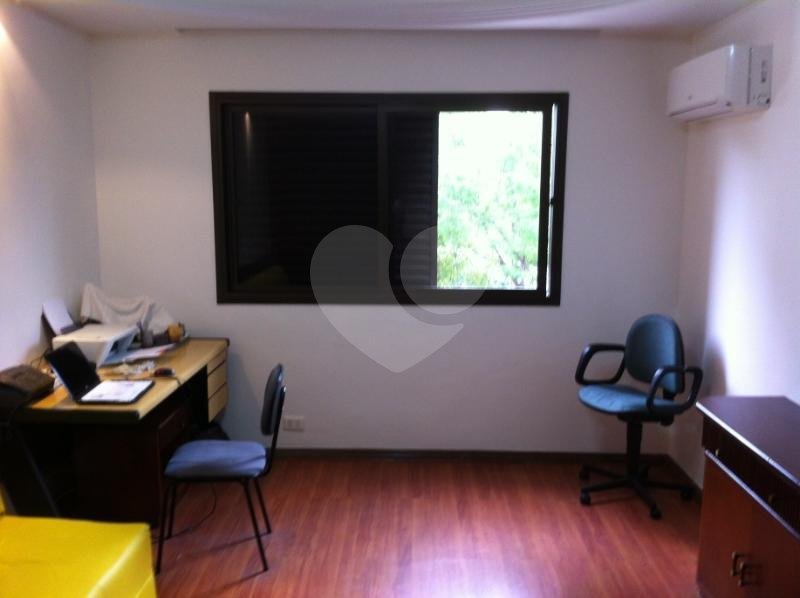Apartamento à venda com 4 suítes em Real Parque, São Paulo, SP