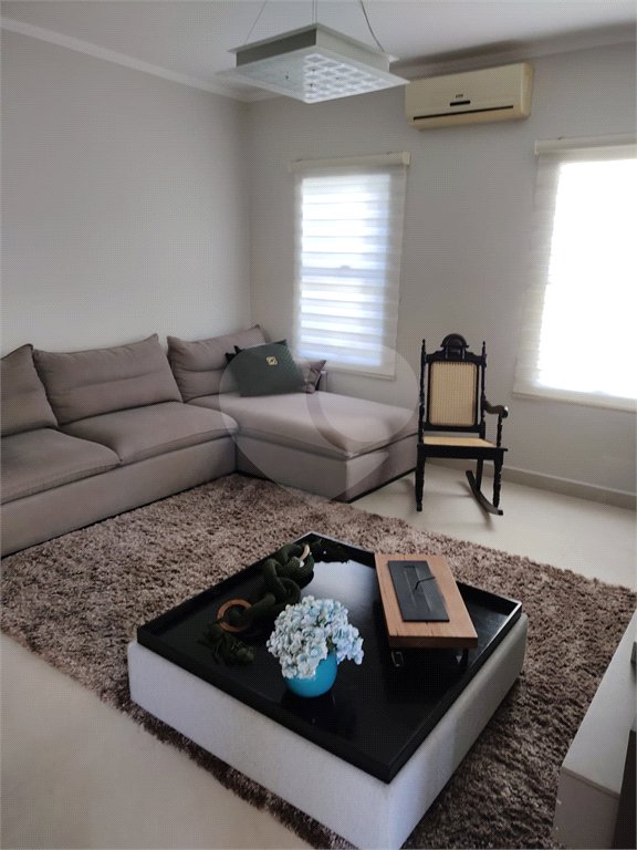 Casa à venda com 3 quartos, sendo 1 suíte,  no condomínio Residencial Jardim das Palmeiras, Vinhedo - SP