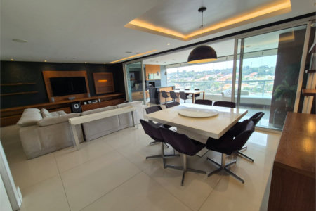 Apartamento à venda com 3 suítes em Campo Belo, São Paulo, SP