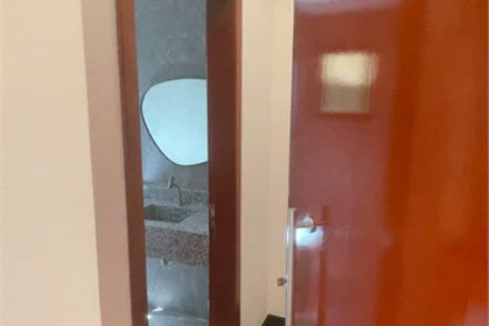 Incrível imóvel comercial com 250 metros de área construída com 5 salas e 2 cozinhas com 5 vags no caxingui