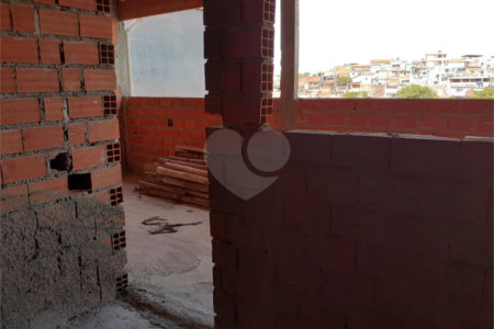 Sobrado à venda com 5 quartos, sendo 1 suíte, em Jardim Cumbica, Guarulhos, SP