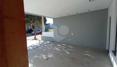 Casa à venda com 3 quartos, sendo 1 suíte,  no condomínio Lago dos Ipês, Itapetininga - SP