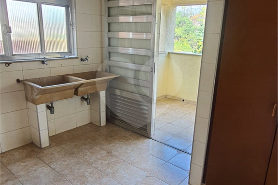 Sobrado à venda com 4 quartos, sendo 1 suíte, em Vila Pereira Barreto, São Paulo, SP