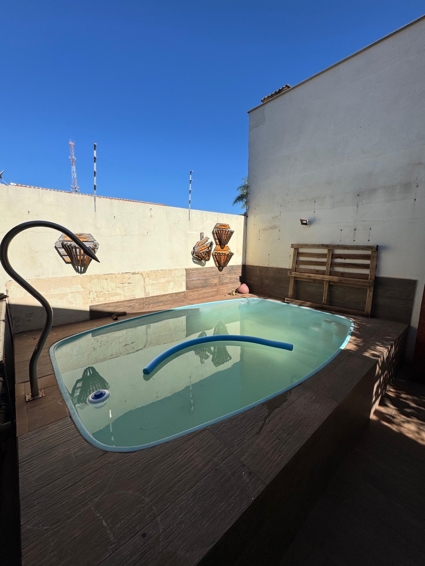 Casa para alugar com 3 quartos, sendo 1 suíte,  em Santa Luzia, Três Lagoas, MS