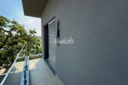 Casa à venda no bairro Loanda em Atibaia com 3 suítes e terraço solarium