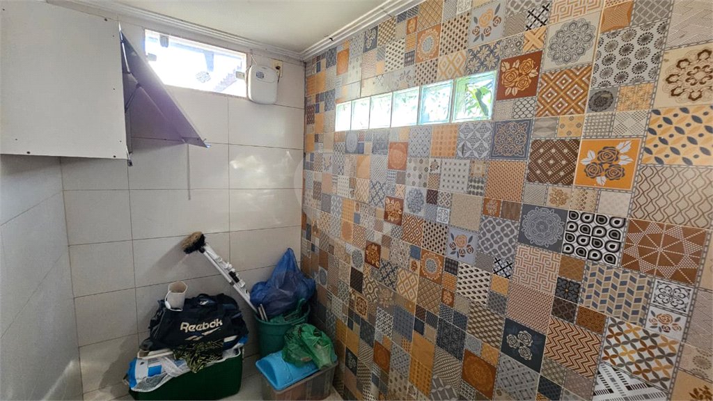Casa à venda com 5 quartos, sendo 3 suítes,  no condomínio Colinas do Magarça, Rio de Janeiro - RJ