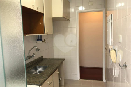 Apartamento à venda com 2 quartos, sendo 1 suíte,  em Vila Olímpia, São Paulo, SP