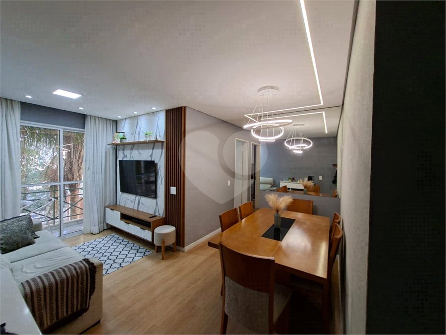 Apartamento à venda com 3 quartos, sendo 1 suíte,  em Jardim das Vertentes, São Paulo, SP