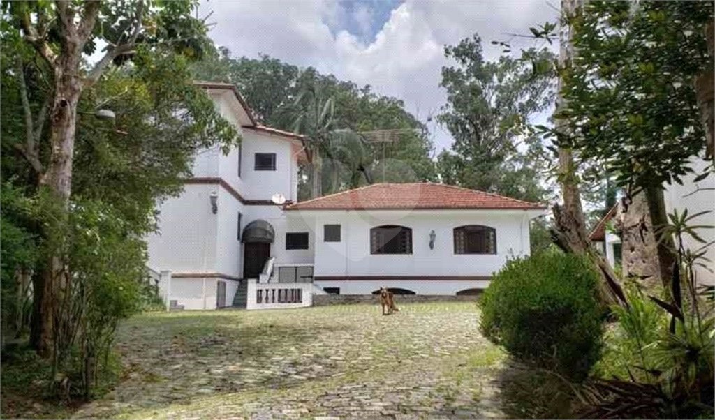 Casa à venda com 4 quartos, sendo 2 suítes, em Horto, São Paulo, SP