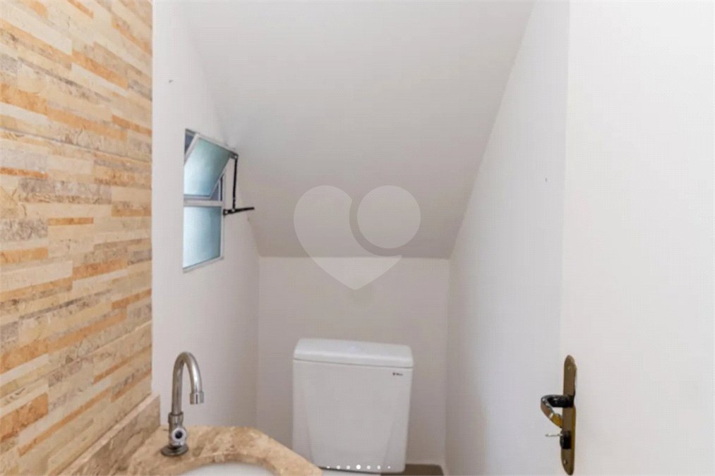 Casa à venda com 2 suítes no condomínio Dos Pássaros, São Paulo - SP