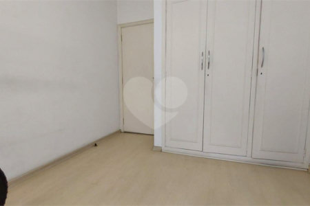 Casa à venda com 4 quartos, sendo 2 suítes,  em Vila Alexandria, São Paulo, SP