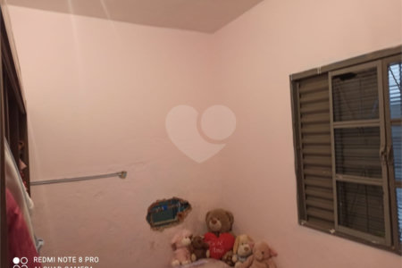 Casa Térrea com 2 dormitórios.