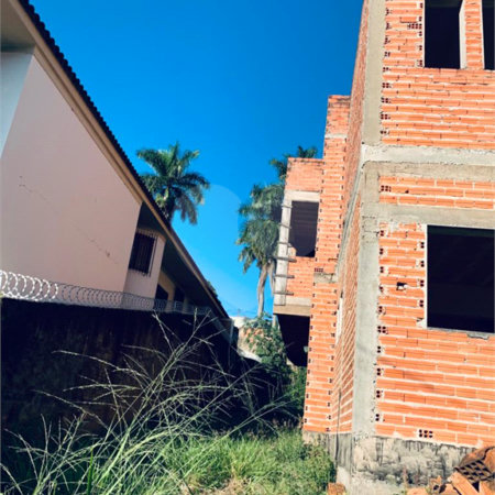 Imóvel em construção bem localizado