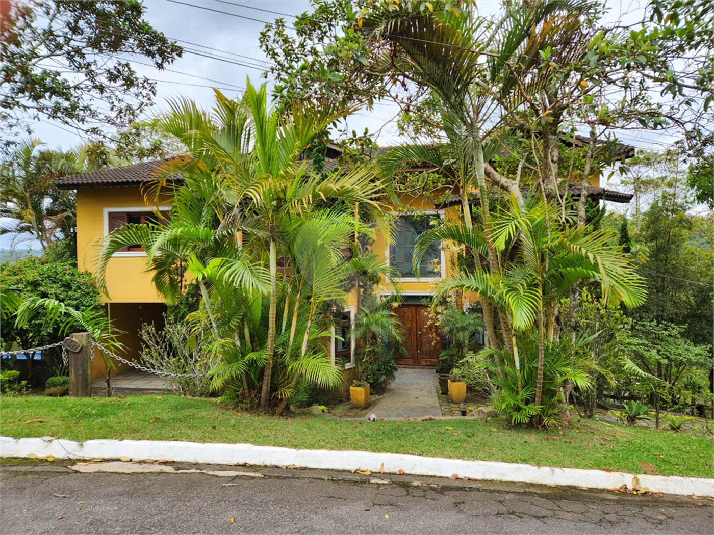 Casa à venda com 5 suítes no condomínio Suíça da Cantareira, Mairiporã - SP