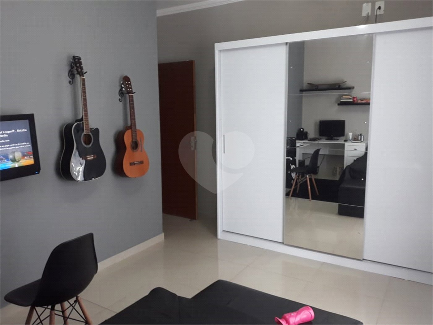 Casa à venda com 3 quartos, sendo 1 suíte,  em Vila Suissa, Mogi das Cruzes, SP