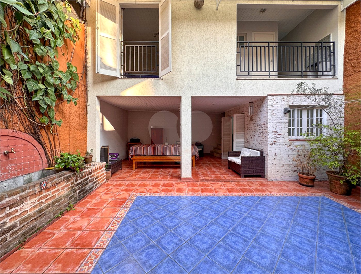 Casa à venda com 3 quartos, sendo 1 suíte,  no condomínio Barão do Triunfo, São Paulo - SP