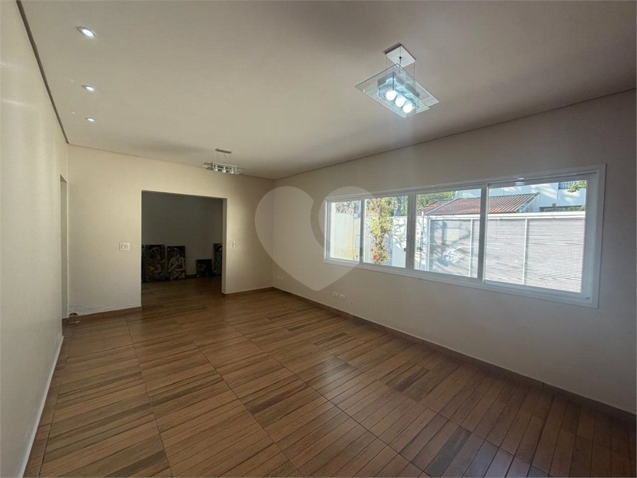 Casa Térrea à venda com 3 quartos, sendo 1 suíte, em Alto da Boa Vista, São Paulo, SP