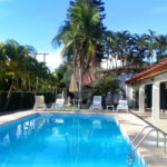 Casa à venda com 8 quartos, sendo 6 suítes,  no condomínio Acapulco, Guarujá - SP