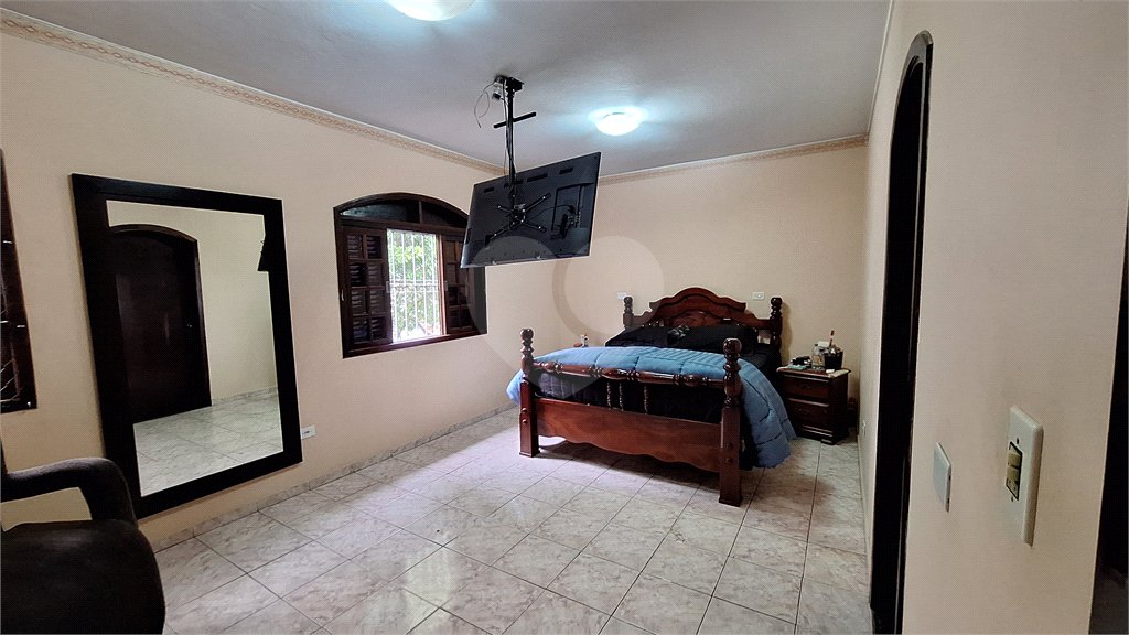 Sobrado à venda com 4 quartos, sendo 1 suíte, em Tremembé, São Paulo, SP