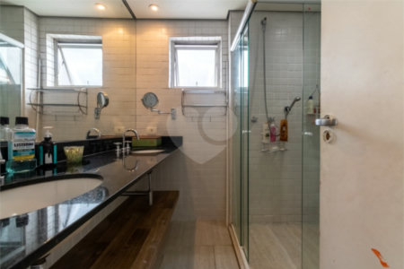 Cobertura à venda ou para alugar com 4 quartos, sendo 2 suítes, em Perdizes, São Paulo, SP