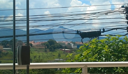 Sobrado à venda com 3 quartos em Jardim das Cerejeiras, Atibaia, SP
