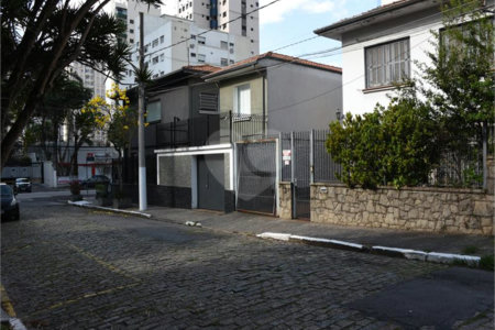 Sobrado à venda com 3 quartos, sendo 1 suíte, em Vila Clementino, São Paulo, SP
