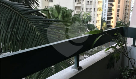 Apartamento à venda com 4 quartos, sendo 1 suíte,  em Vila Uberabinha, São Paulo, SP
