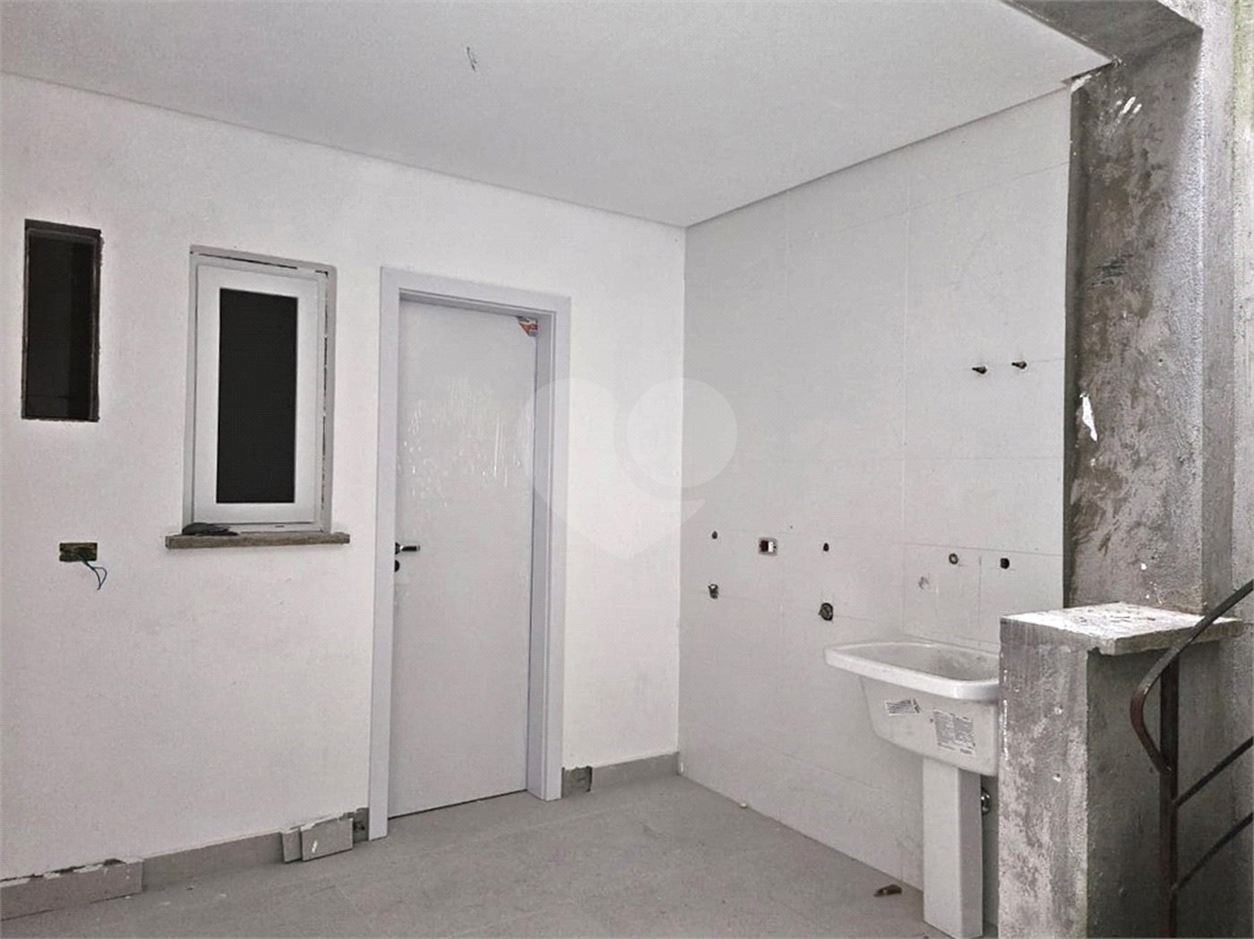 Casa à venda com 4 suítes no condomínio Venezia, São Paulo - SP