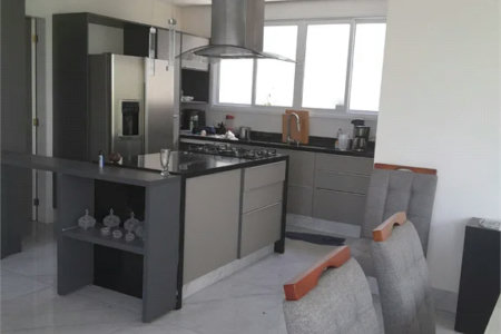 Casa à venda com 3 suítes em Moinho Velho, Cotia, SP