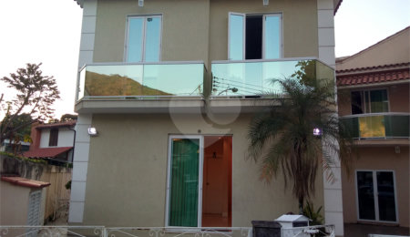 Casa à venda com 3 quartos, sendo 1 suíte,  no condomínio Conselheiro Ferraz, Rio de Janeiro - RJ