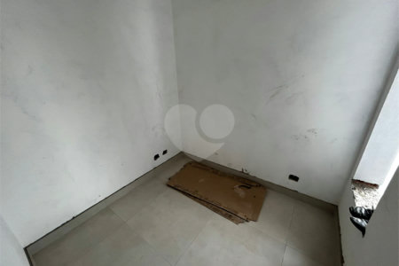 Casa à venda com 3 quartos, sendo 1 suíte,  no condomínio Lago dos Ipês, Itapetininga - SP