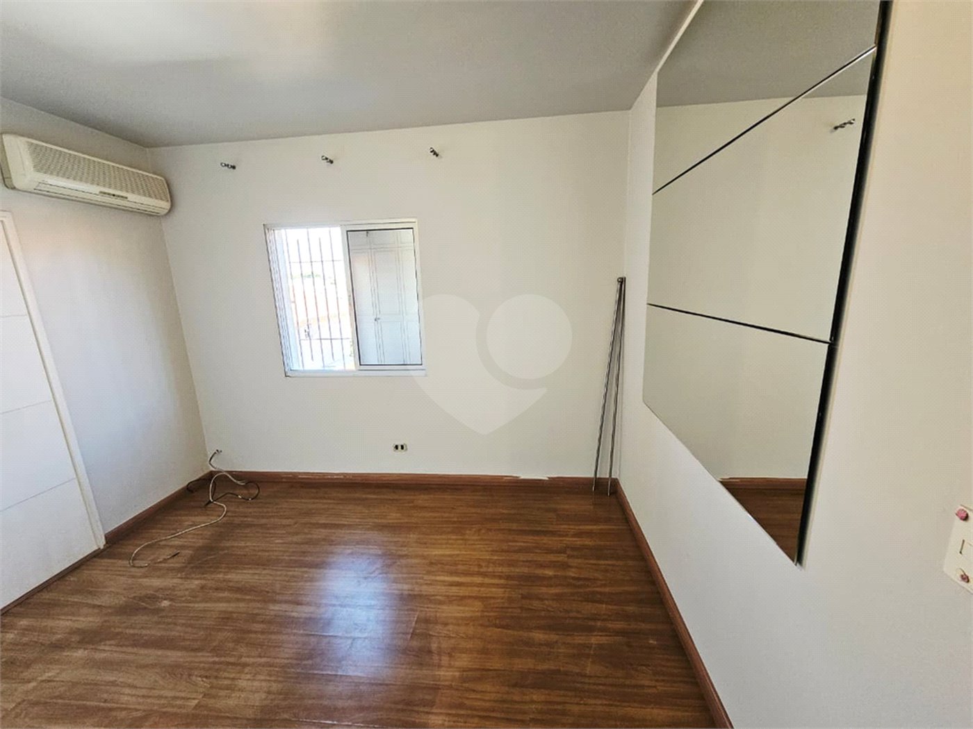 Sobrado à venda com 4 quartos, sendo 1 suíte, em Vila Guilherme, São Paulo, SP