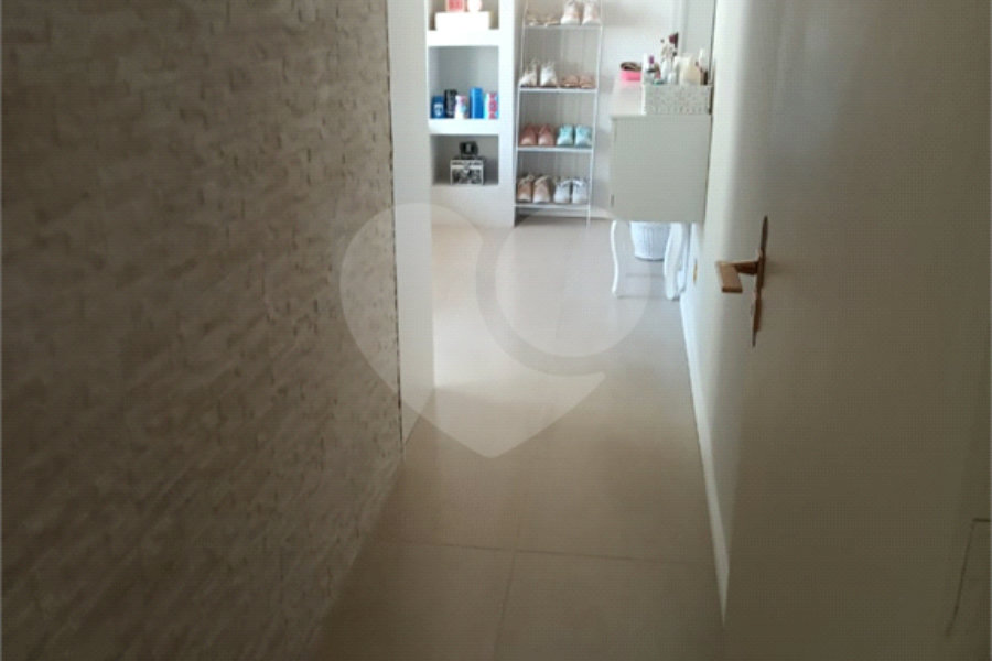 Sobrado à venda com 3 quartos, sendo 1 suíte,  em Tremembé, São Paulo, SP