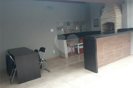 Casa à venda com 3 quartos, sendo 1 suíte, no condomínio Village Jardim Versailles, Jundiaí - SP