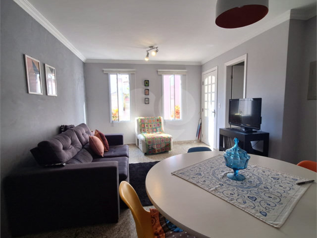 Casa à venda com 3 quartos, sendo 1 suíte,  no condomínio Smallville, São Paulo - SP