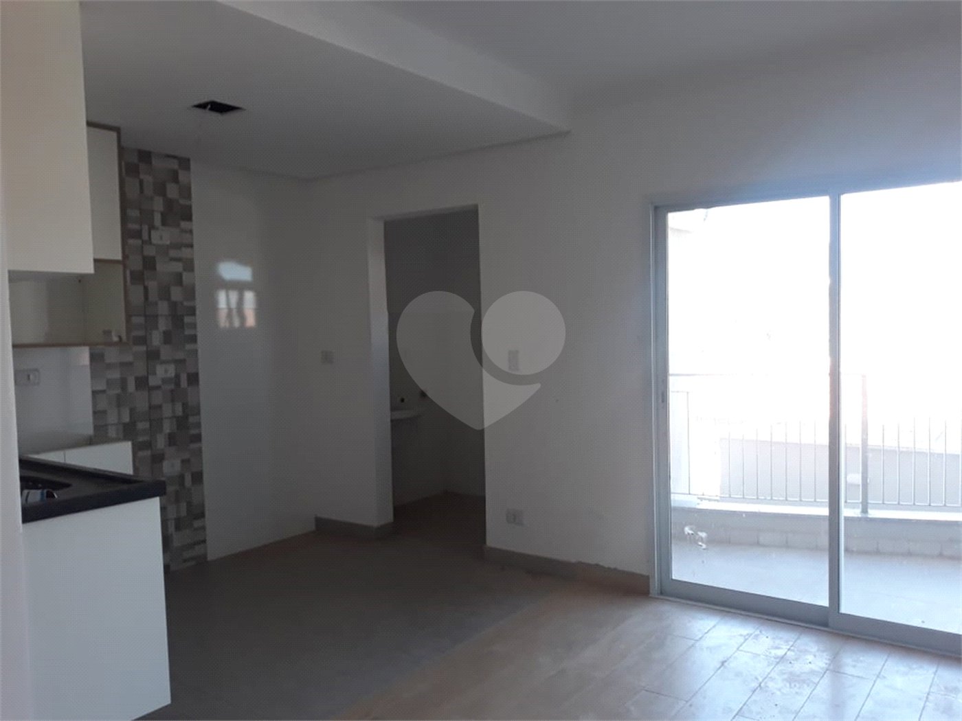 Apartamento à venda ou para alugar com 2 quartos, sendo 1 suíte,  em Jardim Flórida, São Roque, SP