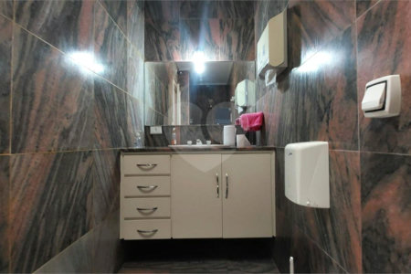 Casa à venda com 4 quartos, sendo 2 suítes,  em Vila Alexandria, São Paulo, SP
