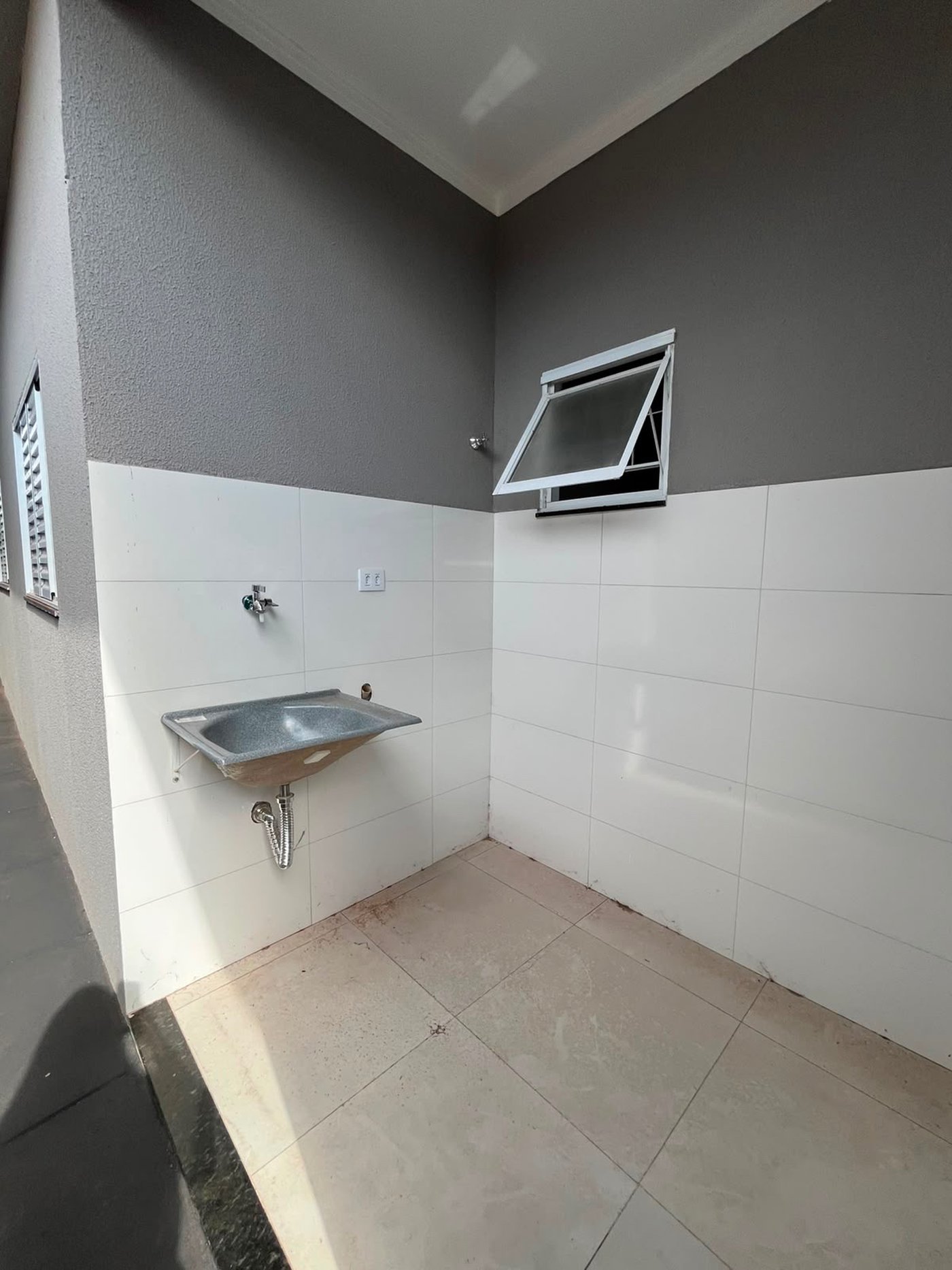 Casa à venda com 2 quartos, sendo 1 suíte,  em Nova Tres Lagoas, Três Lagoas, MS