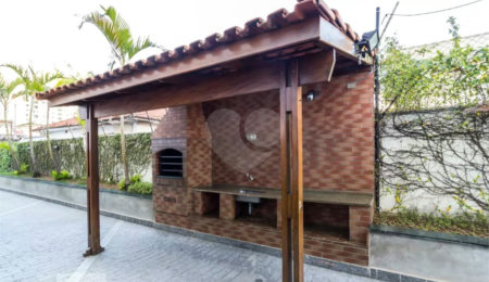 Apartamento à venda com 3 quartos, sendo 1 suíte,  em Vila Hamburguesa, São Paulo, SP