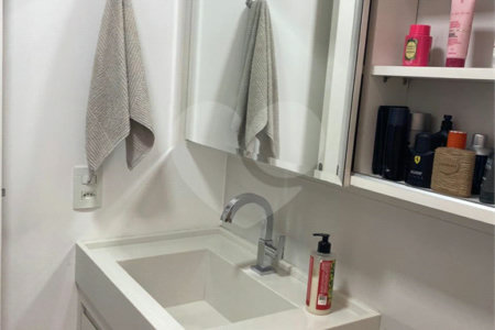 Apartamento à venda com 3 quartos, sendo 1 suíte, em Campo Grande, São Paulo, SP