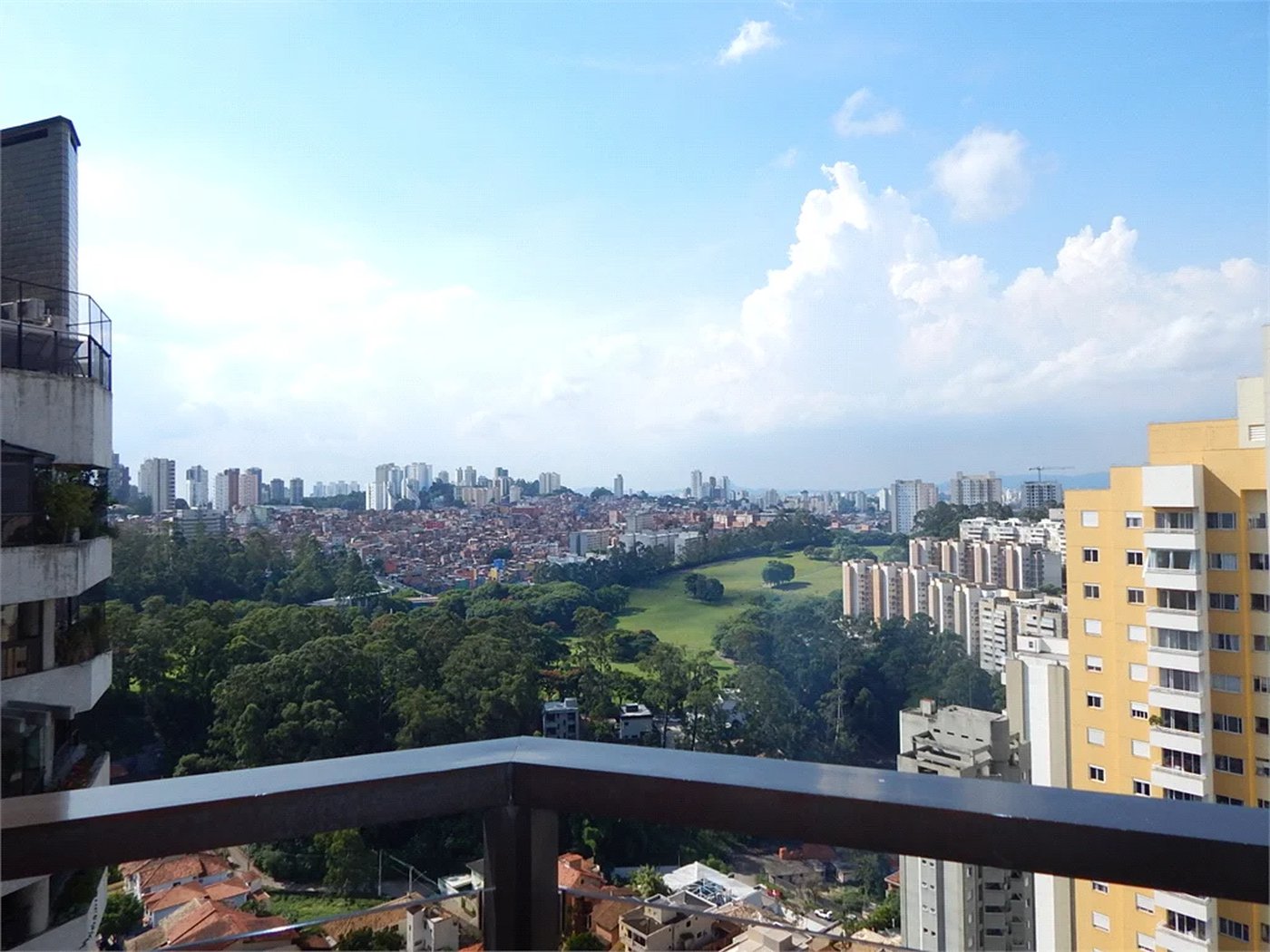 Apartamento à venda com 4 quartos, sendo 3 suítes, em Paraíso do Morumbi, São Paulo, SP