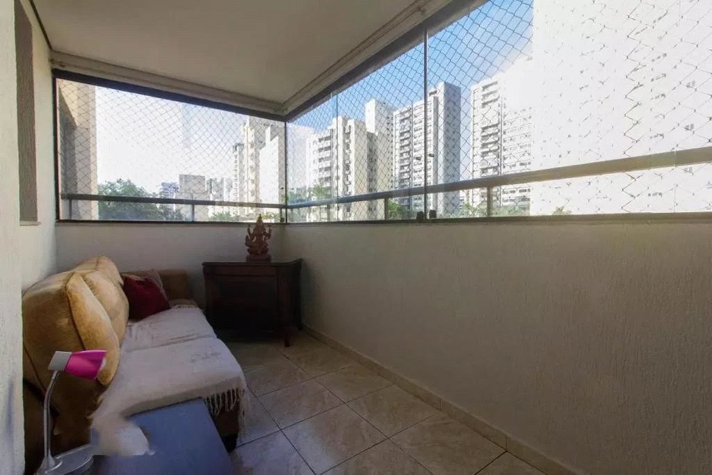 Apartamento à venda com 3 quartos, sendo 1 suíte,  em Vila Andrade, São Paulo, SP