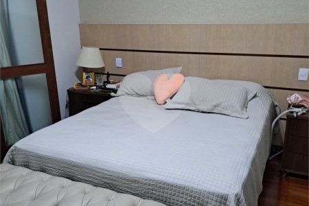 Sobrado à venda com 4 quartos, sendo 2 suítes, em Vila José Bonifácio, Araraquara, SP