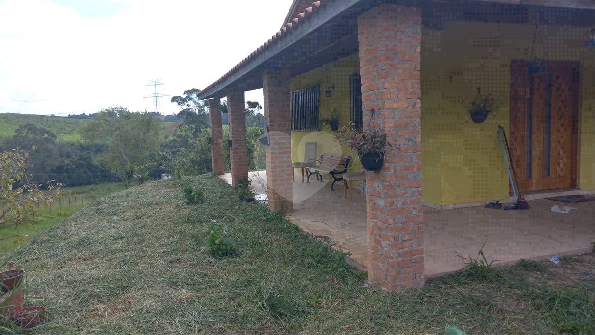 Chácara à venda com 4 quartos, sendo 1 suíte,  em Loteamento Quinta da Mata, Ibiúna, SP