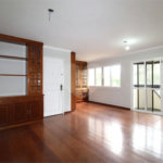 Apartamento à venda com 3 quartos, sendo 1 suíte,  em Vila Uberabinha, São Paulo, SP