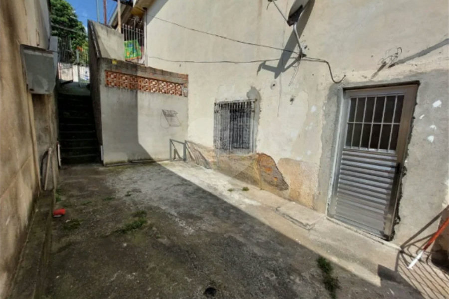 Sobrado à venda com 3 quartos em Vila Mangalot, São Paulo, SP