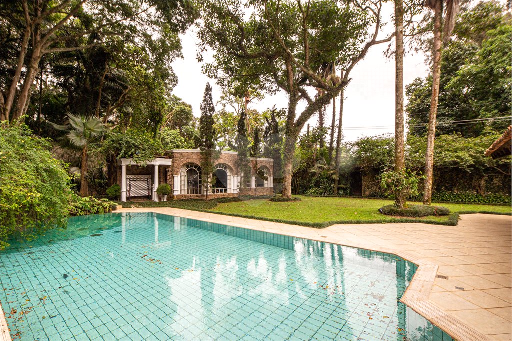 Casa à venda com 4 suítes no condomínio Chácara Flora, São Paulo - SP