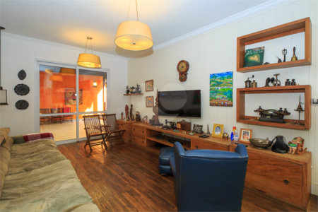Casa Térrea à venda com 4 quartos, sendo 2 suítes, em Jardim Petrópolis, São Paulo, SP
